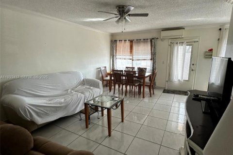 Condominio en alquiler en Hallandale Beach, Florida, 2 dormitorios, 78.78 m2 № 1991403 - foto 10