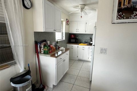 Condominio en alquiler en Hallandale Beach, Florida, 2 dormitorios, 78.78 m2 № 1991403 - foto 3