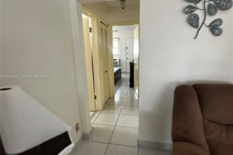 Condominio en alquiler en Hallandale Beach, Florida, 2 dormitorios, 78.78 m2 № 1991403 - foto 6