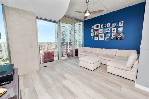 Condo in Tampa, Florida, 1 bedroom  № 1565071 - photo 9