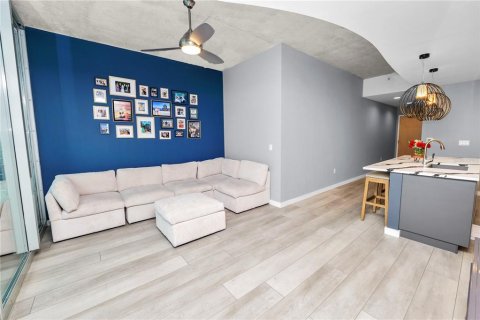 Condo in Tampa, Florida, 1 bedroom  № 1565071 - photo 10