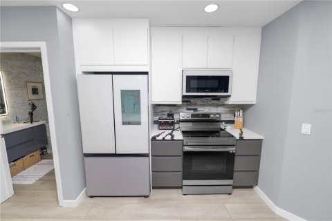 Condo in Tampa, Florida, 1 bedroom  № 1565071 - photo 7