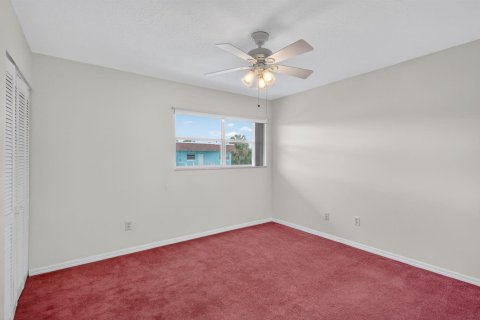 Condo in St. Lucie, Florida, 2 bedrooms № 2082202 - photo 15