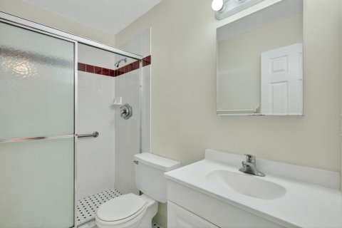 Condo in St. Lucie, Florida, 2 bedrooms № 2082202 - photo 17