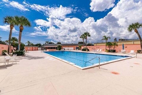 Condo in St. Lucie, Florida, 2 bedrooms № 2082202 - photo 24