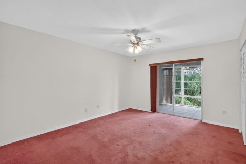 Condo in St. Lucie, Florida, 2 bedrooms № 2082202 - photo 13
