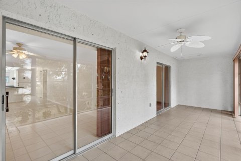 Condo in St. Lucie, Florida, 2 bedrooms № 2082202 - photo 20