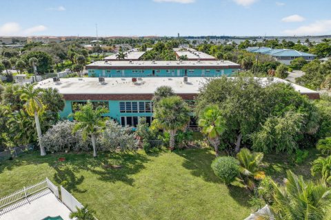 Condo in St. Lucie, Florida, 2 bedrooms № 2082202 - photo 22