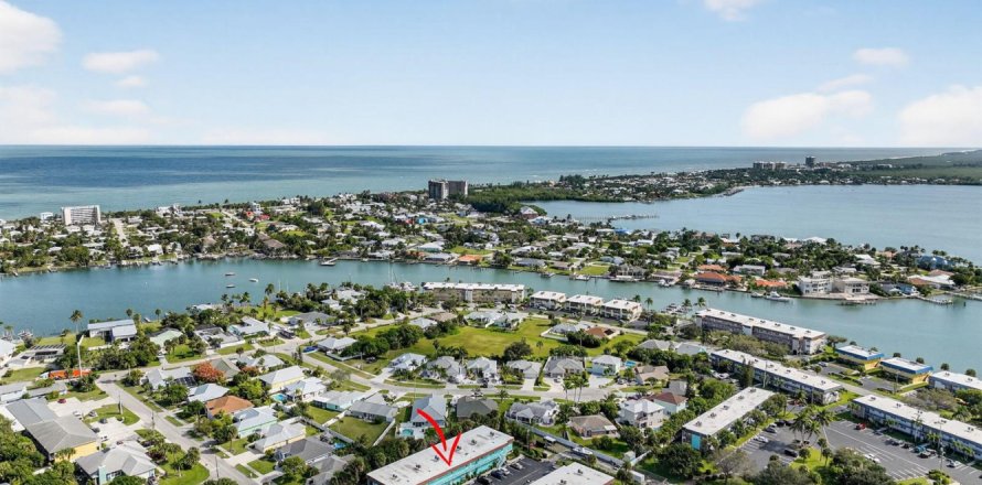 Condo in St. Lucie, Florida, 2 bedrooms № 2082202