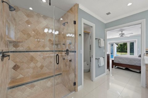 House in Miami, Florida 4 bedrooms, 243.87 sq.m. № 2007331 - photo 19