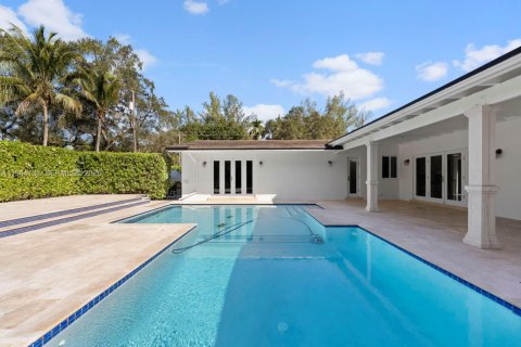House in Miami, Florida 4 bedrooms, 243.87 sq.m. № 2007331 - photo 26