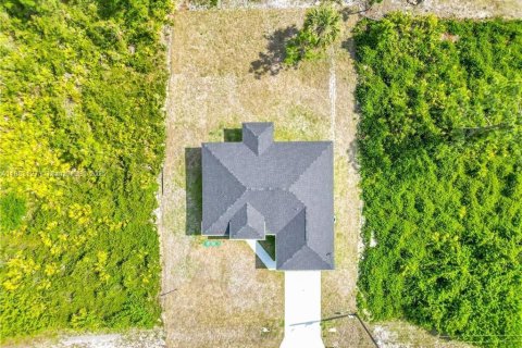 Casa en venta en Lehigh Acres, Florida, 3 dormitorios № 1932062 - foto 7