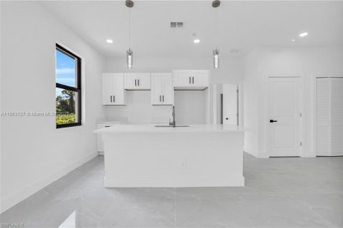 Casa en venta en Lehigh Acres, Florida, 3 dormitorios № 1932062 - foto 21