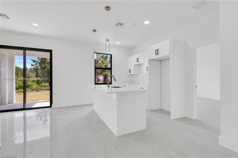 Casa en venta en Lehigh Acres, Florida, 3 dormitorios № 1932062 - foto 20