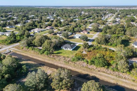 Casa en venta en Lehigh Acres, Florida, 3 dormitorios № 1932062 - foto 24