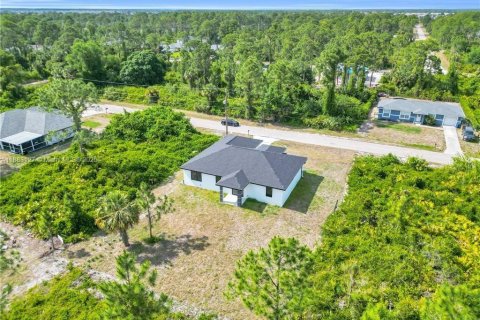 Casa en venta en Lehigh Acres, Florida, 3 dormitorios № 1932062 - foto 8