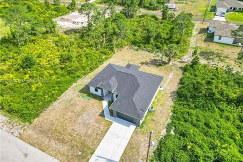 Casa en venta en Lehigh Acres, Florida, 3 dormitorios № 1932062 - foto 6