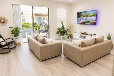 Townhouse in Orlando, Florida 3 bedrooms, 152.27 sq.m. № 2104485 - photo 5