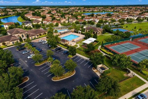 Townhouse in Orlando, Florida 3 bedrooms, 152.27 sq.m. № 2104485 - photo 20