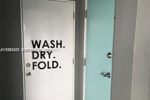 Снять в аренду квартиру в Майами-Бич, Флорида 976.03м2, № 2057186 - фото 2