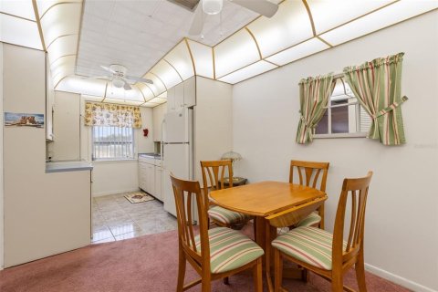 Townhouse in Saint Petersburg, Florida 1 bedroom, 68.28 sq.m. № 2097856 - photo 16