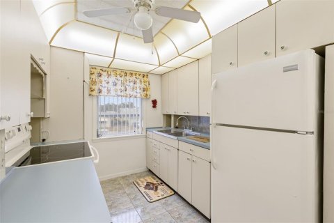 Townhouse in Saint Petersburg, Florida 1 bedroom, 68.28 sq.m. № 2097856 - photo 10
