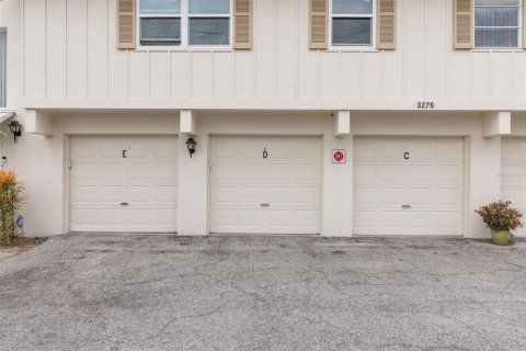 Townhouse in Saint Petersburg, Florida 1 bedroom, 68.28 sq.m. № 2097856 - photo 3