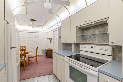 Townhouse in Saint Petersburg, Florida 1 bedroom, 68.28 sq.m. № 2097856 - photo 13