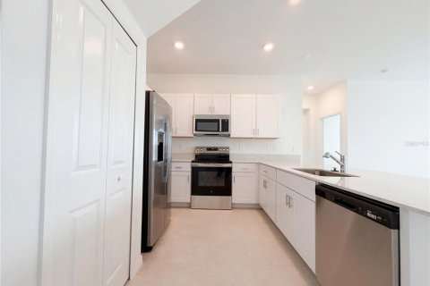 Adosado en venta en Parrish, Florida, 4 dormitorios, 199.74 m2 № 2143069 - foto 2