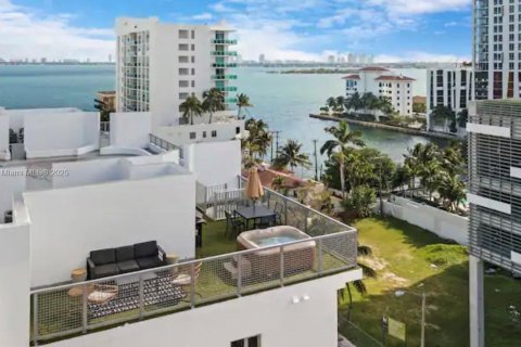 Купить кондоминиум в Майами, Флорида 2 спальни, 77.67м2, № 2035224 - фото 5