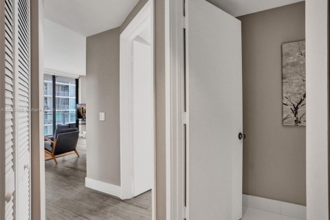 Copropriété à louer à Miami, Floride: 2 chambres, 77.57 m2 № 1981393 - photo 28