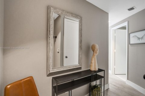 Copropriété à louer à Miami, Floride: 2 chambres, 77.57 m2 № 1981393 - photo 27