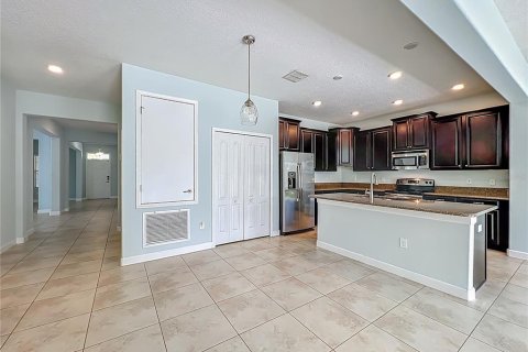House in Winter Garden, Florida 4 bedrooms, 265.05 sq.m. № 1823334 - photo 15