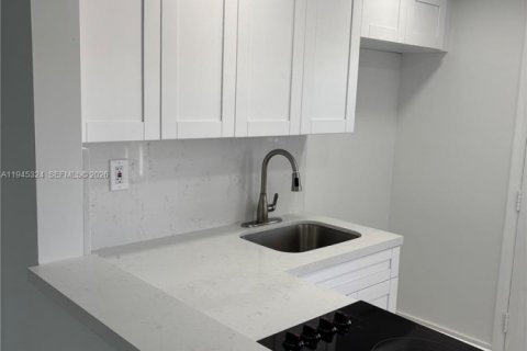 Condominio en alquiler en Aventura, Florida, 1 dormitorio, 70.88 m2 № 2001786 - foto 3