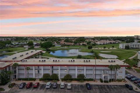 Copropriété à vendre à Fort Myers, Floride: 2 chambres, 128.58 m2 № 1793117 - photo 1