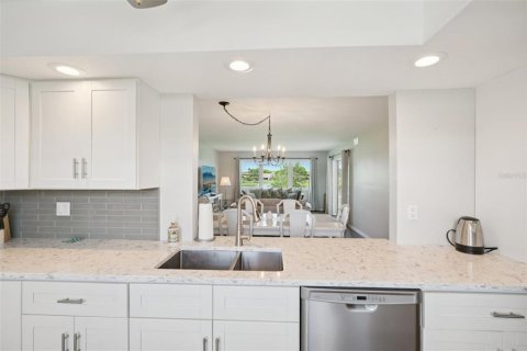 Copropriété à vendre à Fort Myers, Floride: 2 chambres, 128.58 m2 № 1793117 - photo 12