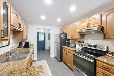 Condo in Maitland, Florida, 3 bedrooms  № 2223721 - photo 15