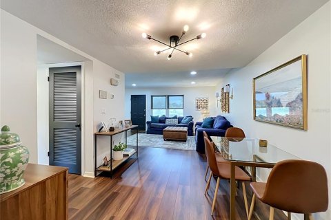 Condo in Maitland, Florida, 3 bedrooms  № 2223721 - photo 11