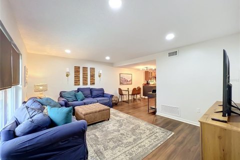 Condo in Maitland, Florida, 3 bedrooms  № 2223721 - photo 4