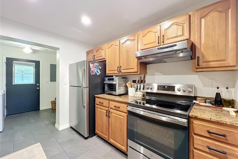 Condo in Maitland, Florida, 3 bedrooms  № 2223721 - photo 18