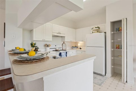 Condo in Sanford, Florida, 2 bedrooms  № 2167286 - photo 4