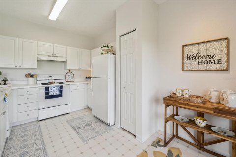 Condo in Sanford, Florida, 2 bedrooms  № 2167286 - photo 5