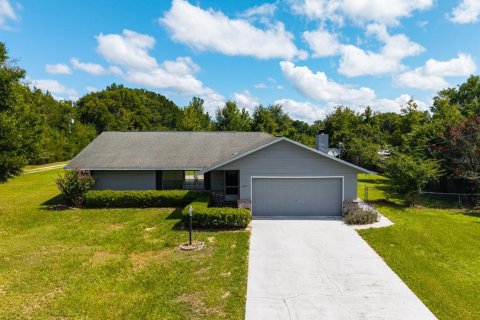 House in Ocala, Florida 3 bedrooms, 171.5 sq.m. № 1805466 - photo 1