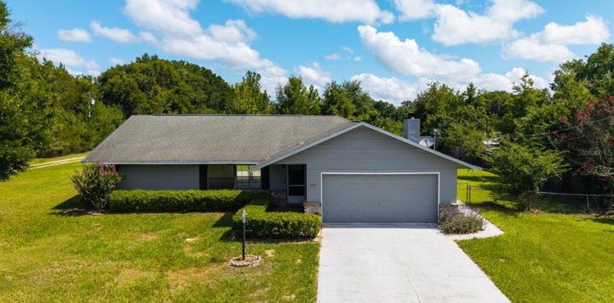 House in Ocala, Florida 3 bedrooms, 171.5 sq.m. № 1805466