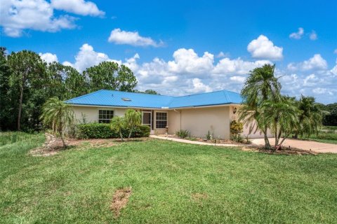 House in Lake Placid, Florida 3 bedrooms, 112.04 sq.m. № 1803093 - photo 1