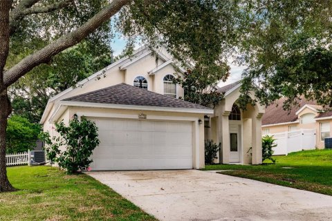 House in Clermont, Florida 4 bedrooms, 221.57 sq.m. № 1845160 - photo 2