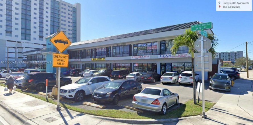 Tienda en Sweetwater, Florida № 1079441