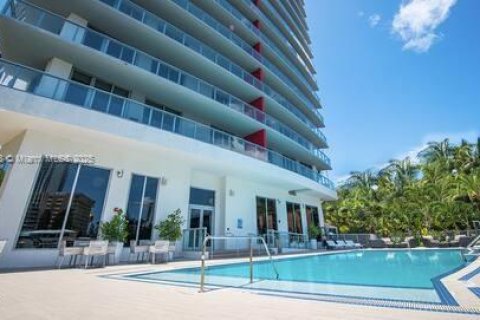 Condo in Hallandale Beach, Florida, 3 bedrooms  № 1940657 - photo 17