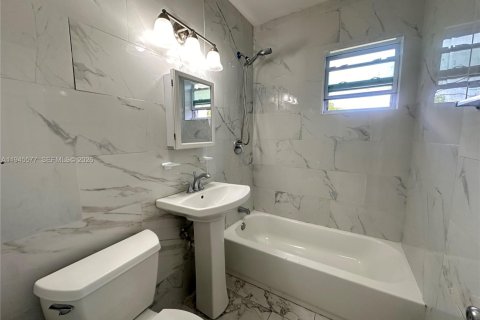 Villa ou maison à louer à Fort Lauderdale, Floride: 3 chambres, 103.86 m2 № 2002522 - photo 12