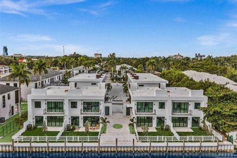 Touwnhouse à vendre à Dania Beach, Floride: 3 chambres, 193.24 m2 № 2038560 - photo 4